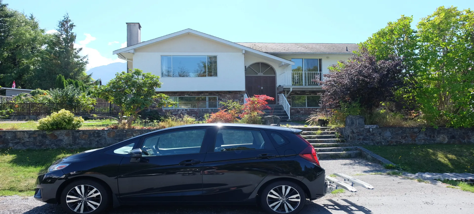 2332 ARGYLE CRES