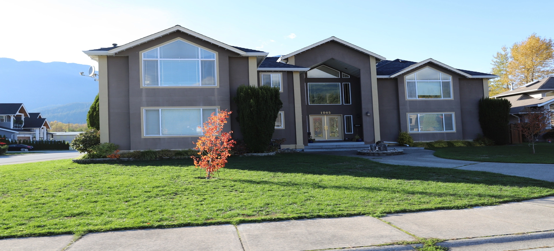 1005 SUNRISE PL